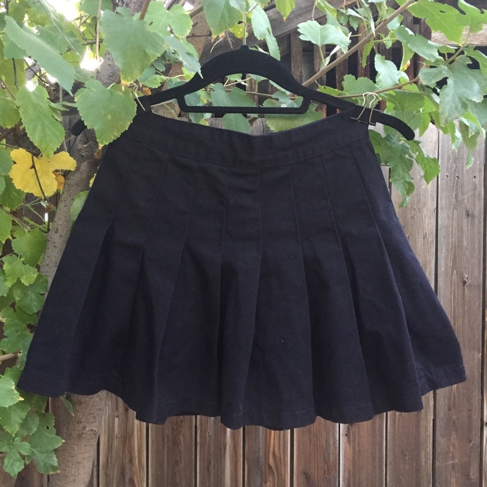 Brandy Melville navy tennis skirt